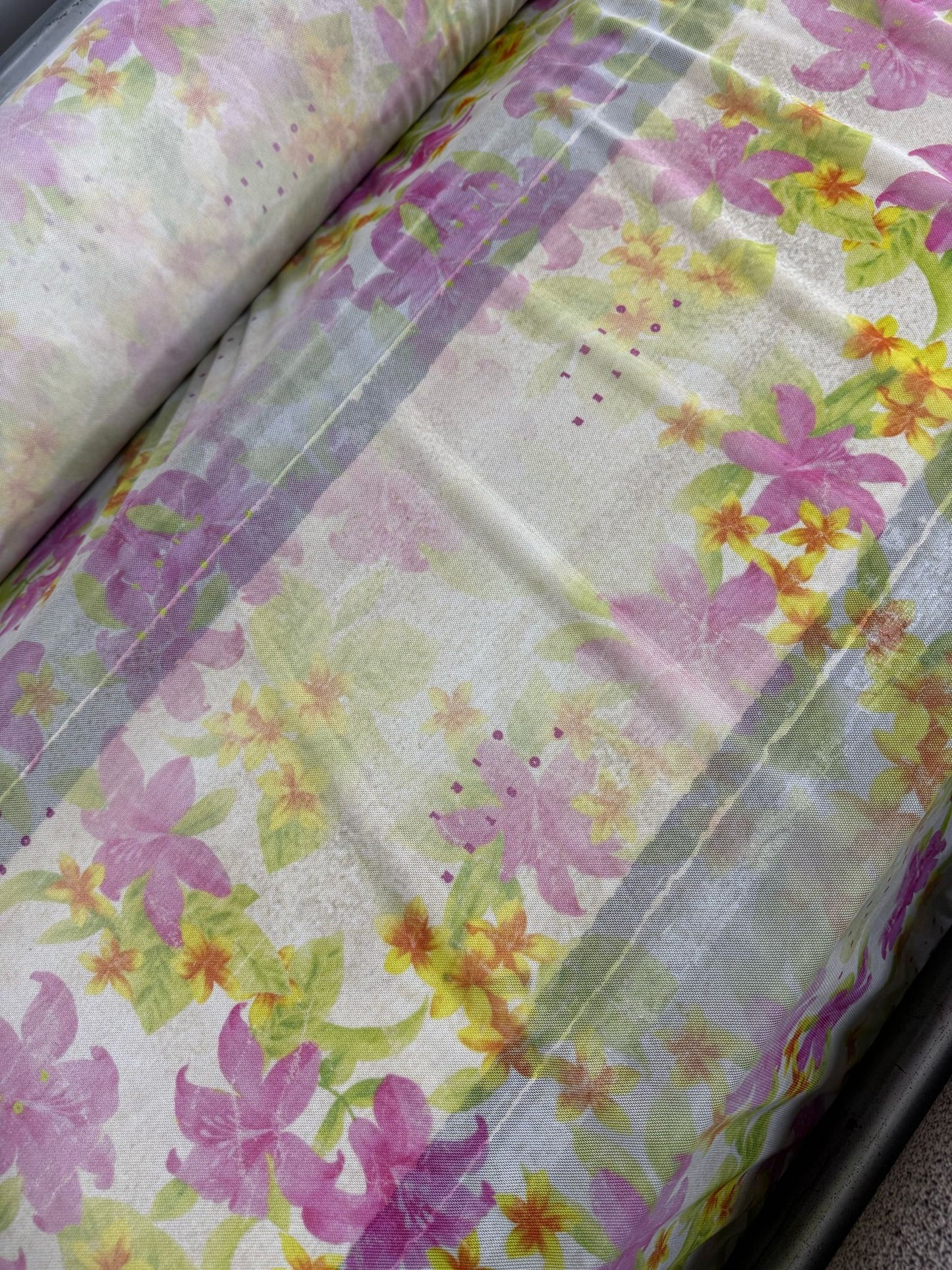 Static Fade Hibiscus Floral Mesh *POSTER GIRL*