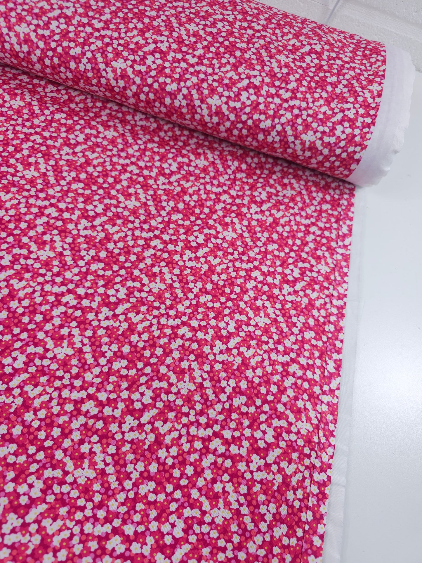Pink Ditsy Puff Daisy Floral 100% Cotton