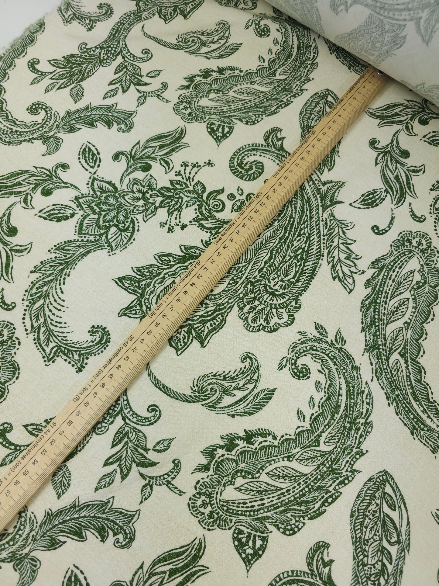 Cream/Green Paisley Linen Viscose