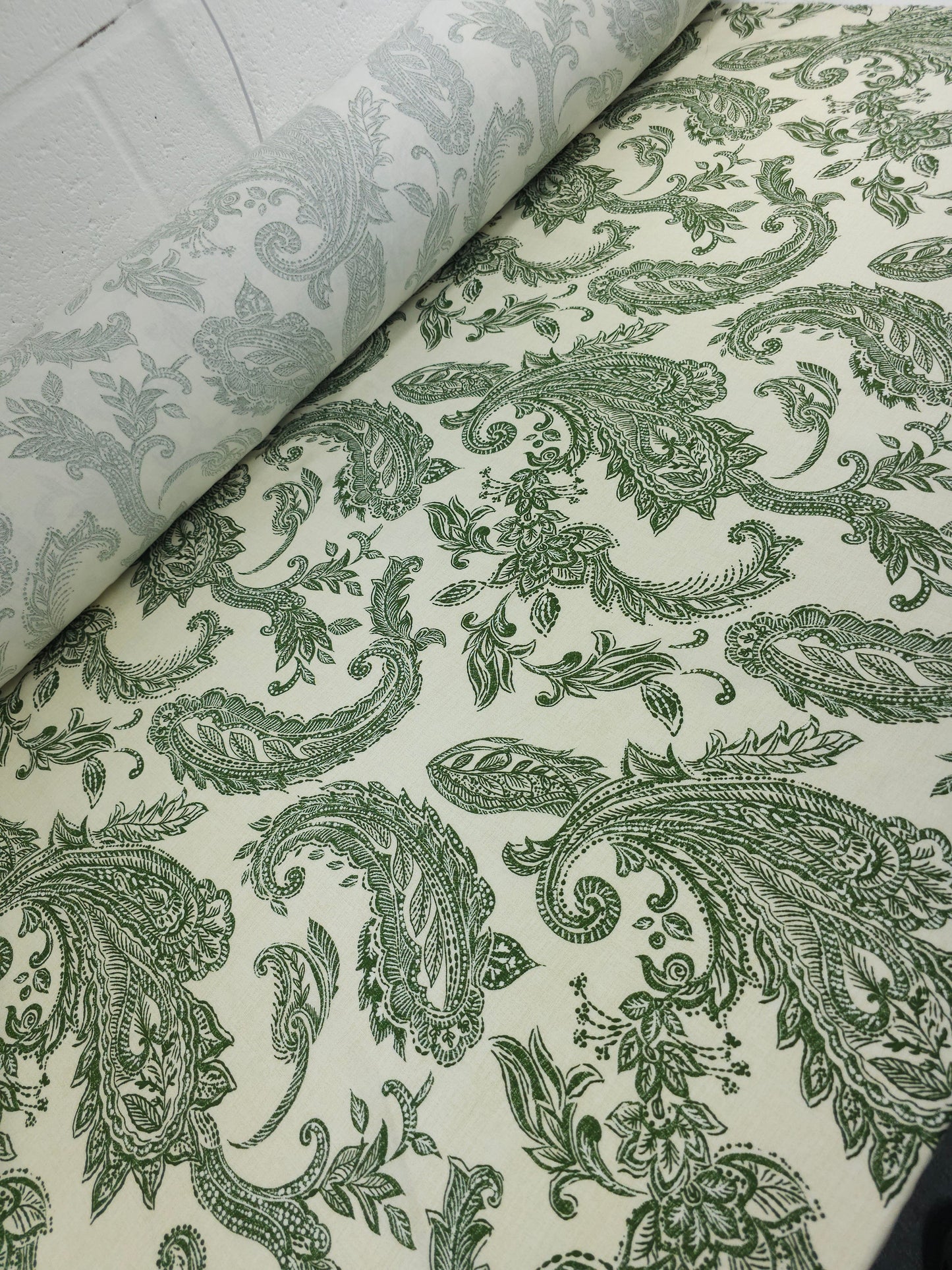 Cream/Green Paisley Linen Viscose