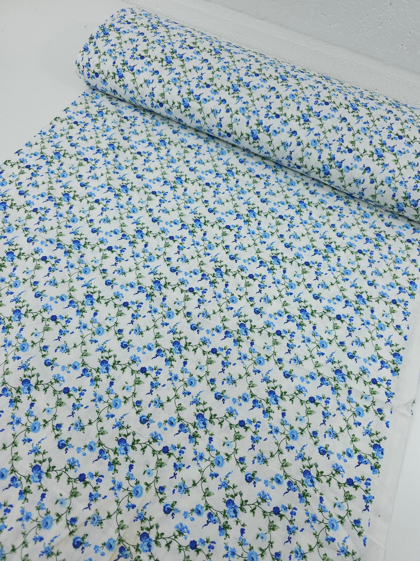 Blue/White Floating Rose Twine 100% Cotton