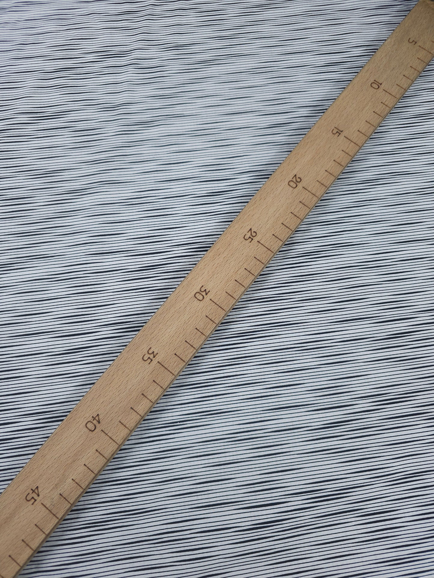 Black/White Diagonal Stripe 100% Cotton 55”