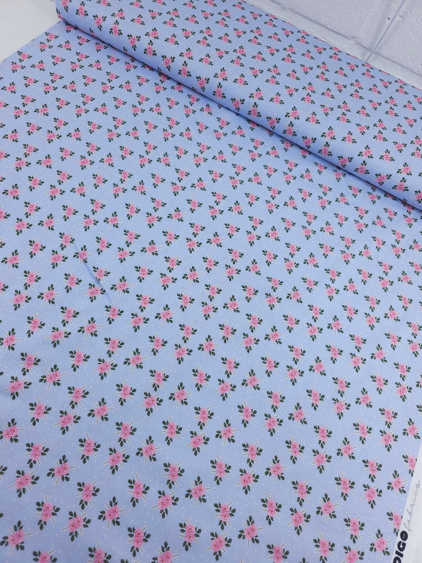 Ditsy Hydrangea Pair Floral 100% Cotton 55”